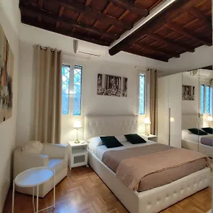 Cozy Navona Rome